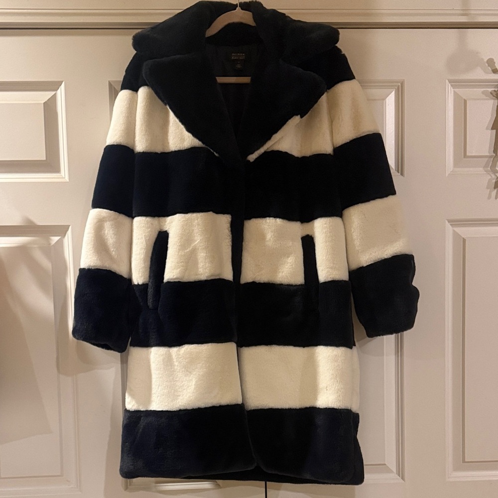 HALOGEN X ATLANTIC - PACIFIC Blue and White Striped Teddy Jacket
